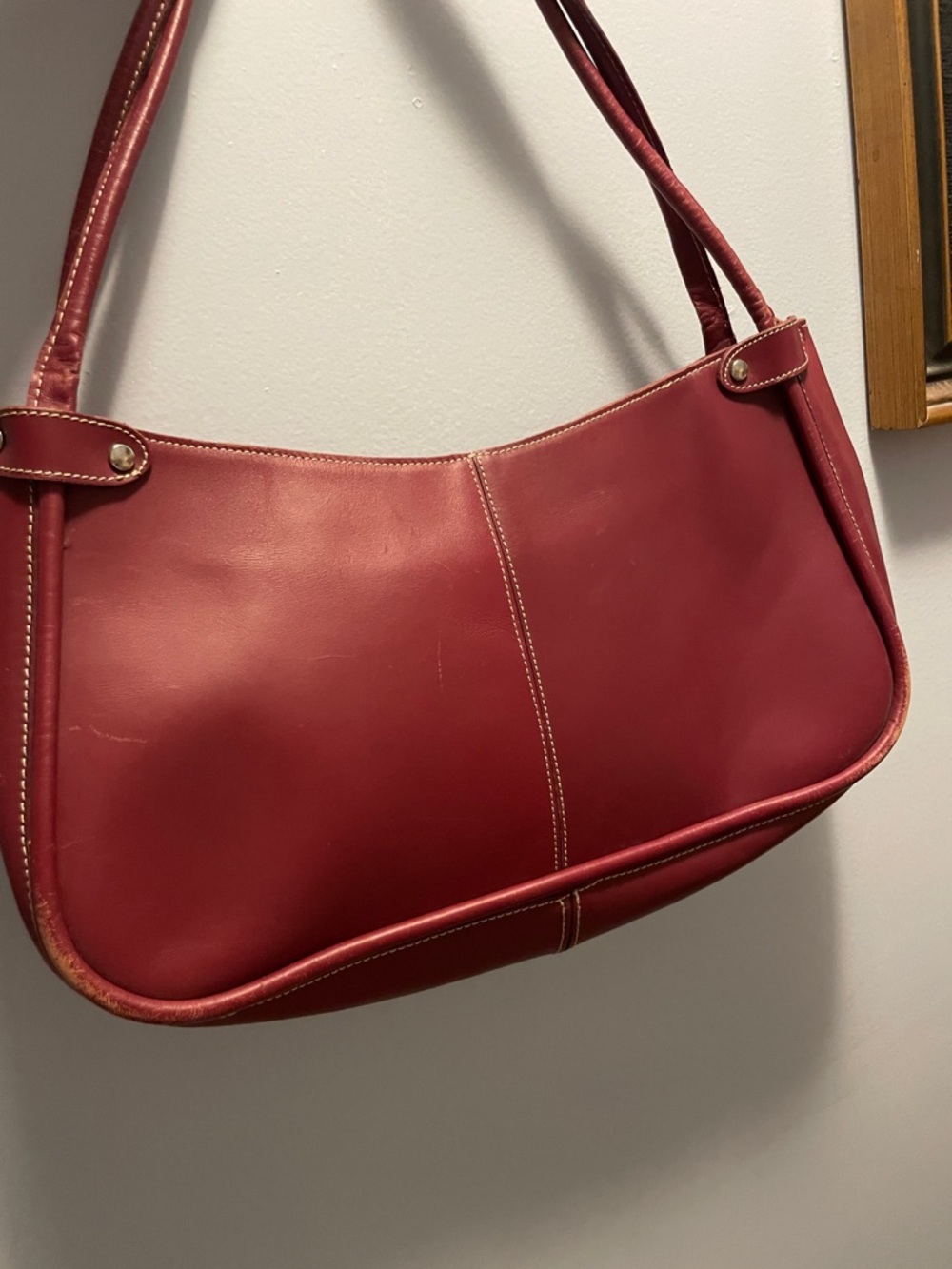 Vintage Guia’s Red Leather Shoulder Bag with Curved Silhouette